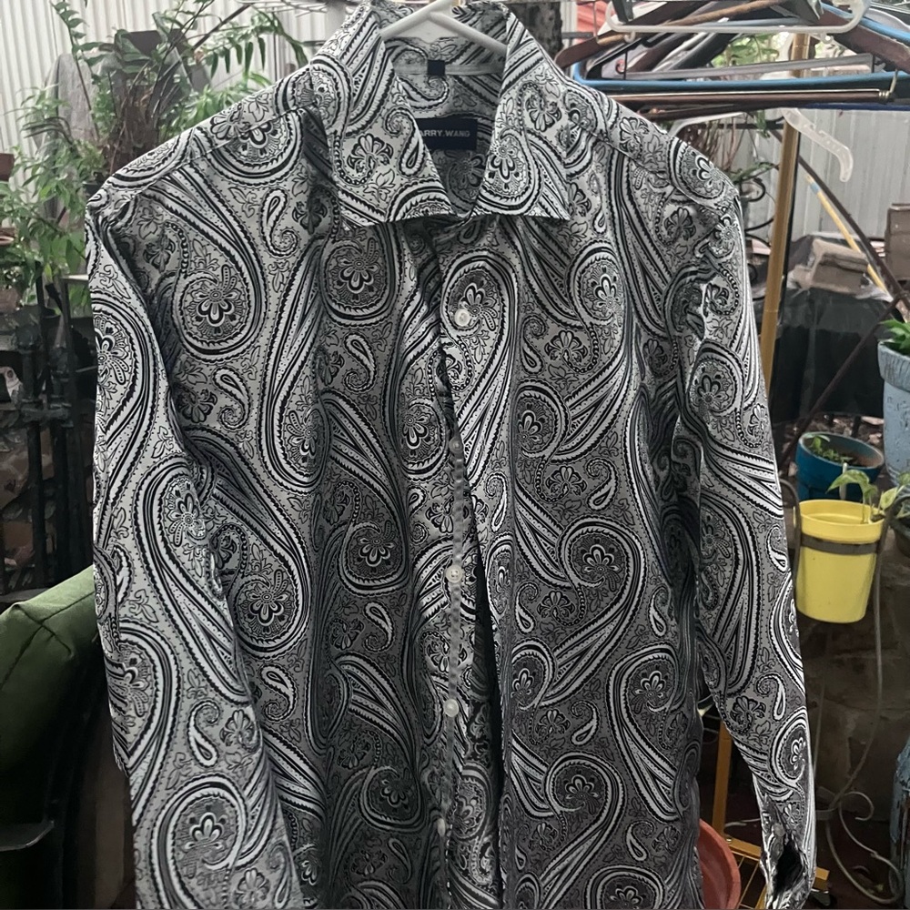 Men’s paisley dress shirt
